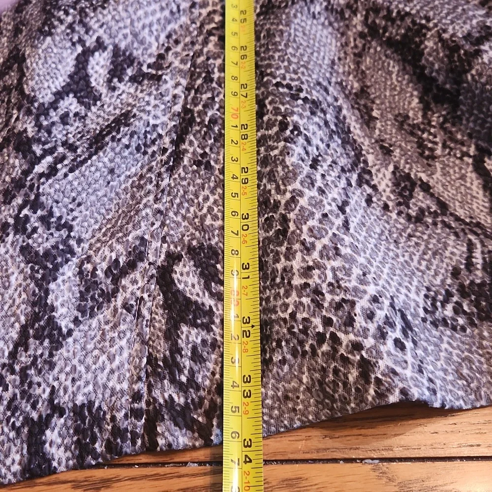 28. Ann Taylor,  Women's dress Petite,  Size  OP,  Snake skin design - Picture 11 of 11